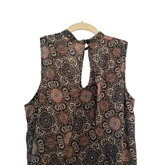 BB Dakota Sleeveless Blouse Womans Medium Geometric Print Lightweight Flowy - Picture 2 of 8